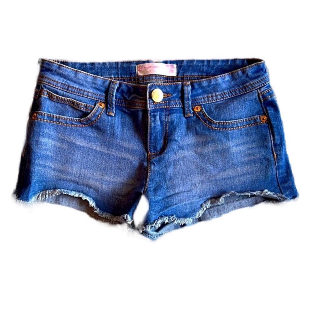 No Boundaries NOBO Junior’s 5 Blue Jean Cutoffs